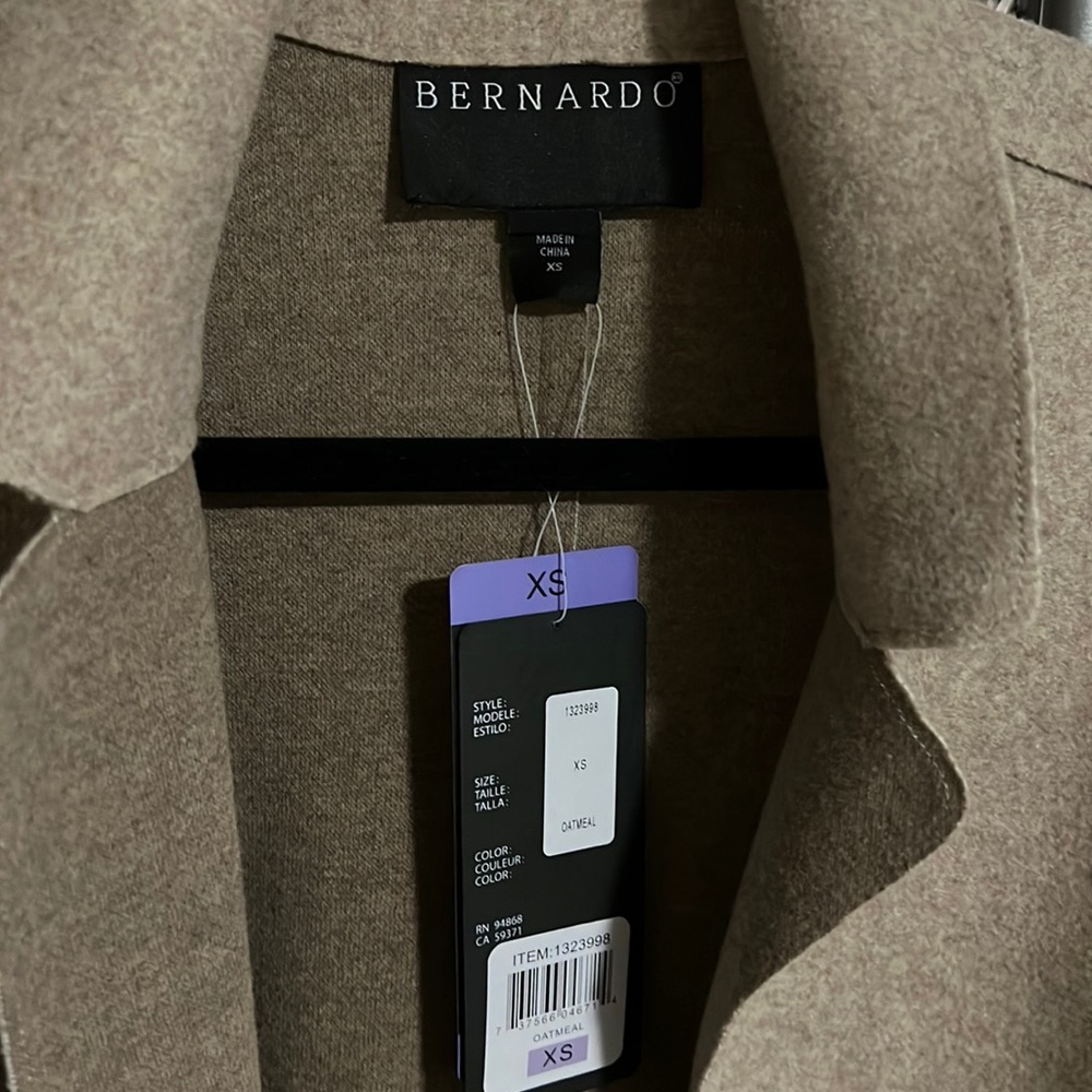 Bernardo Ladies open front overcoat!
